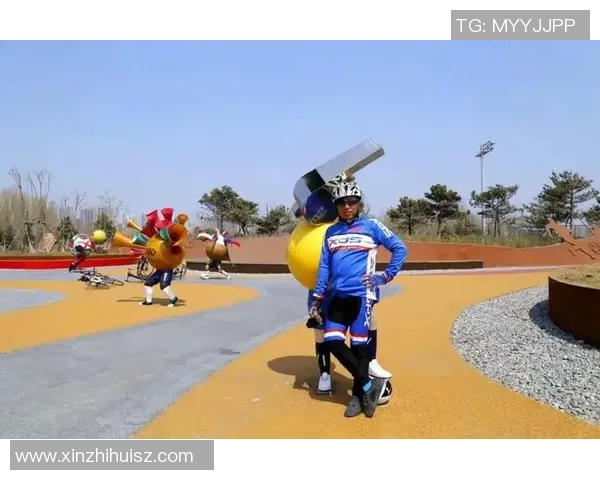 足球巨星亲身体验骑行乐趣展现运动员多元生活方式