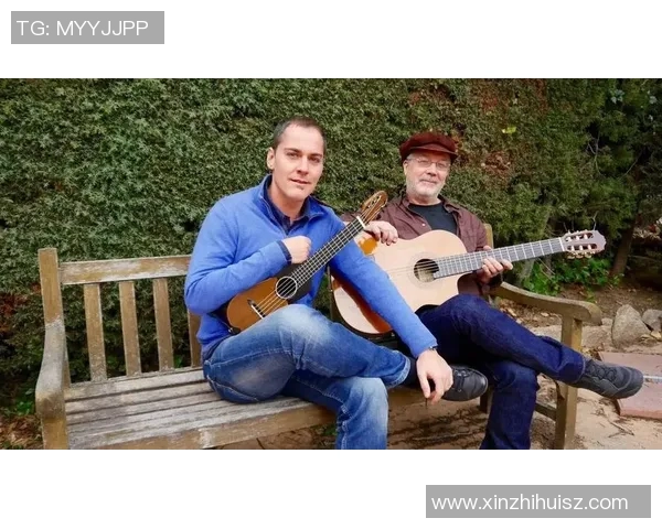 足球明星与吉他音乐的完美结合谁是那位多才多艺的球场传奇