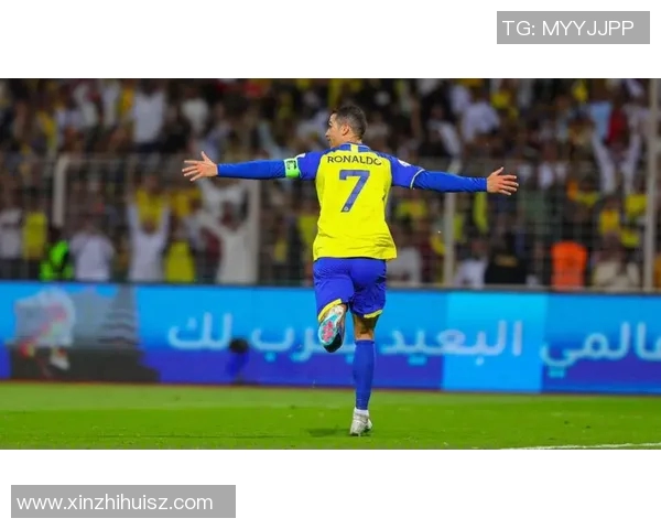 足球巨星C罗夜店狂欢视频曝光引发热议网友纷纷点赞评论不断